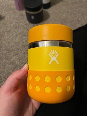 Hydro flask, food sealer